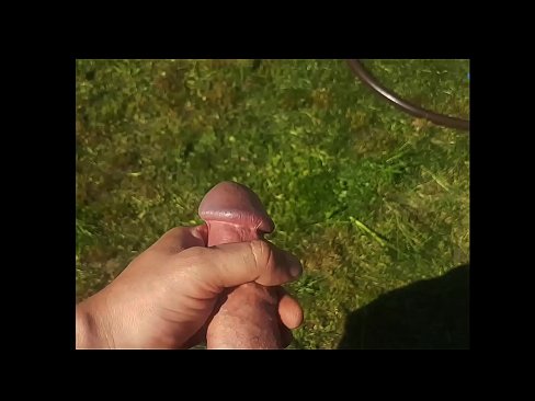 ❤️ Vruća zgodnica jebe svoju ružičastu macu i svršava špricom u ljetnom vrtu ❤ Samo porno na hr.gayasianporn.ru