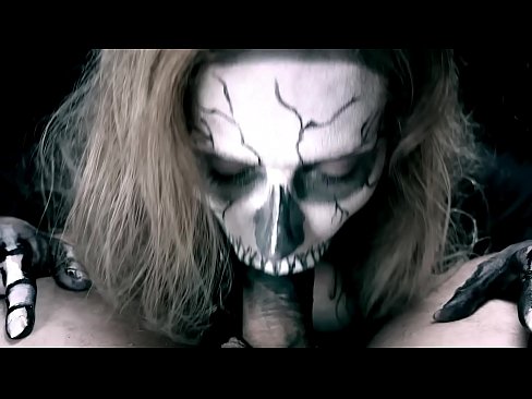 ❤️ Demon djevojka siše kurac svojim crnim ustima i guta spermu. ❤ Samo porno na hr.gayasianporn.ru